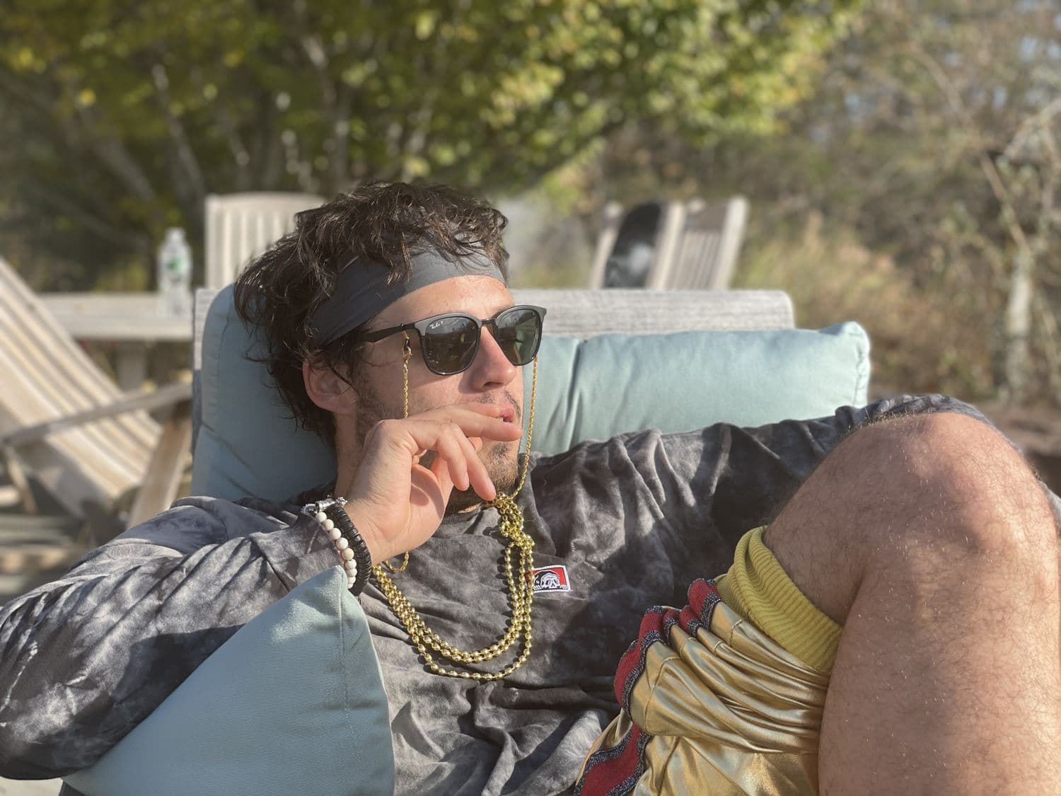 Gold chains and a long recovery lounge